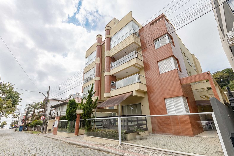 Aconchegante Apartamento a Poucos Metros do Mar