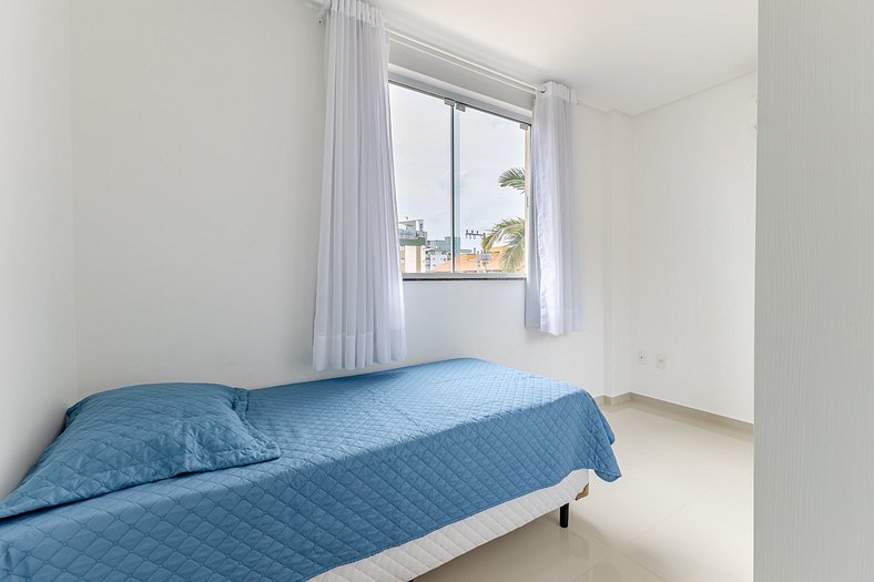 Amplo apartamento, pertinho da Praia de Bombas - 3 dorms 8 p