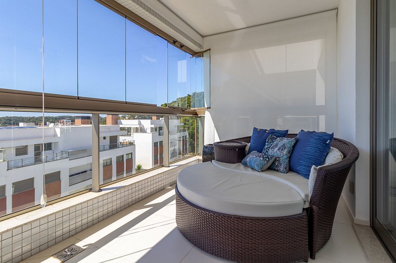 Apartamento com Vista Mar em Condomínio de Luxo