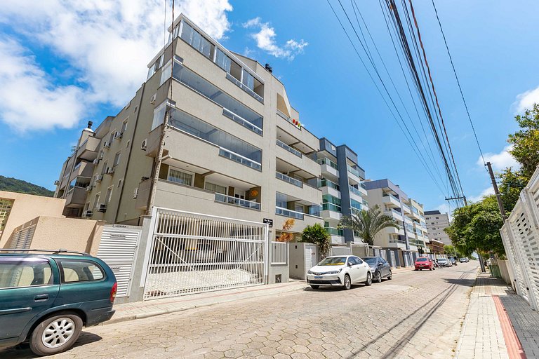 Apartamento em Bombas - Ótimo para Famílias - 2 dorms 5 pess