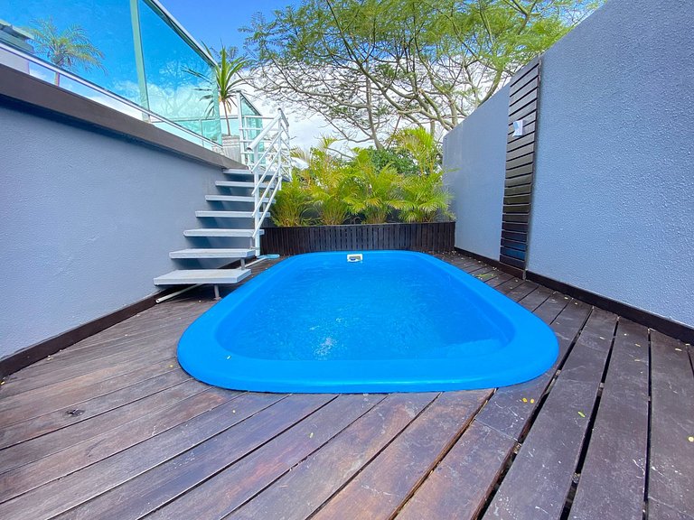 Duplex com piscina na praia de Bombinhas