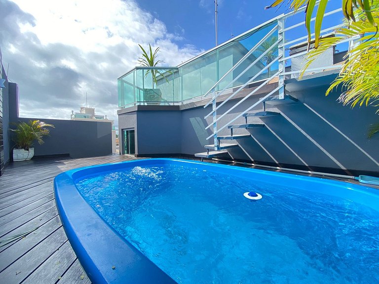 Duplex com piscina na praia de Bombinhas