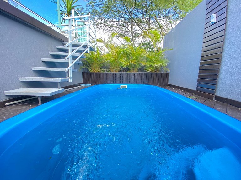 Duplex com piscina na praia de Bombinhas