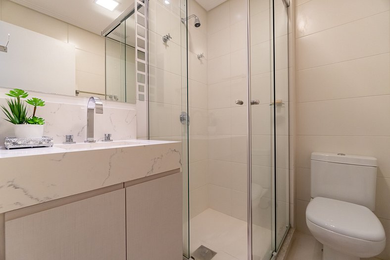 Luxuoso Apartamento em Condomínio com Piscina