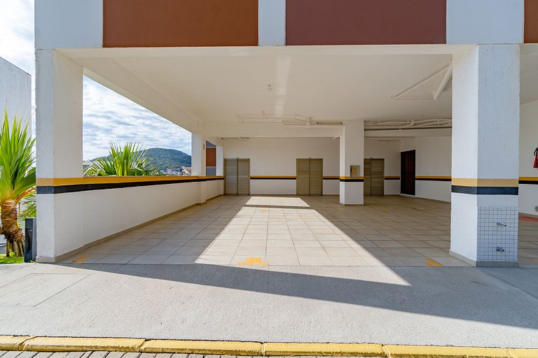 Luxuoso Apartamento em Condomínio com Piscina